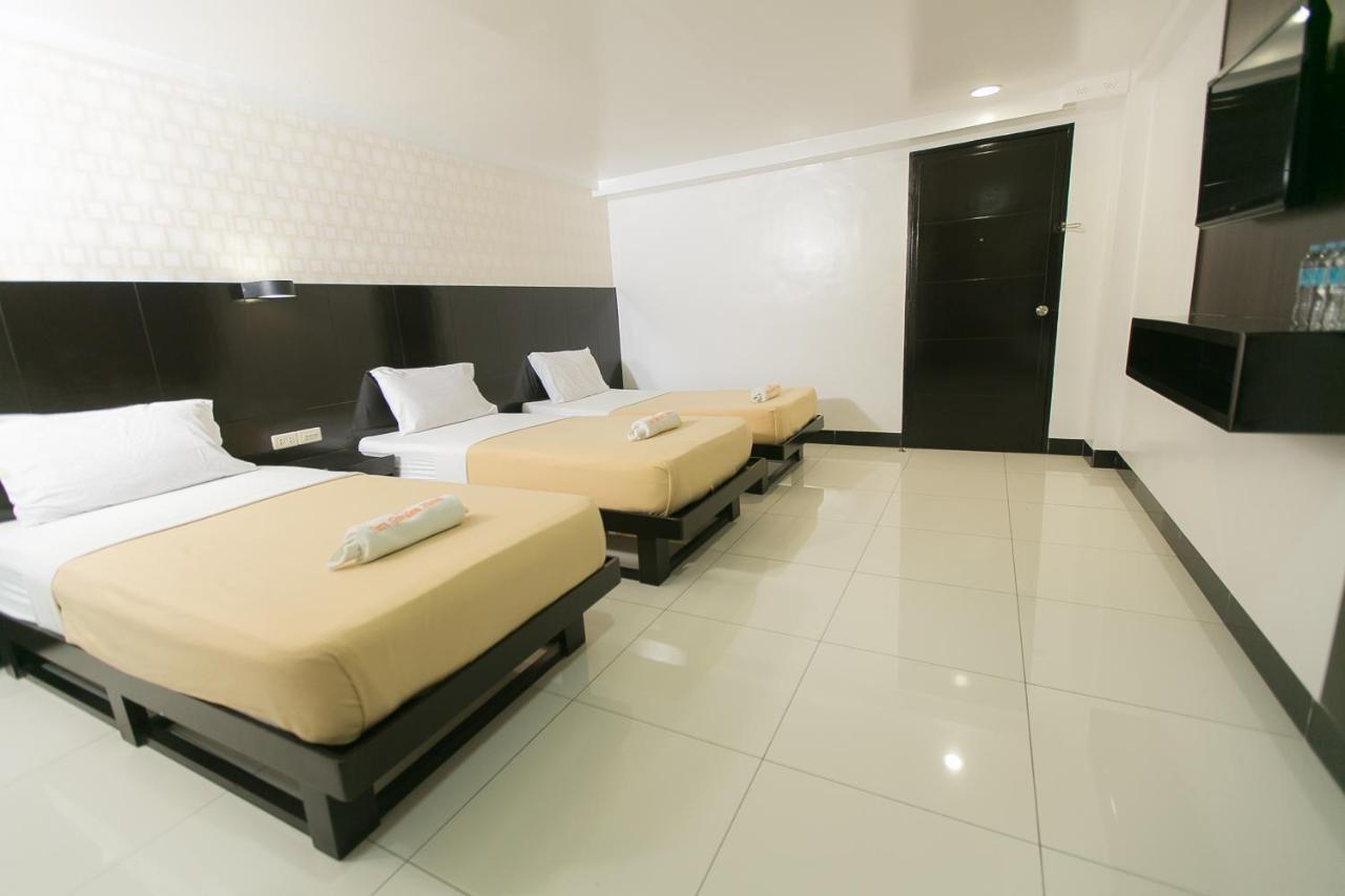 Sun Garden Hotel Tarlac Exteriör bild