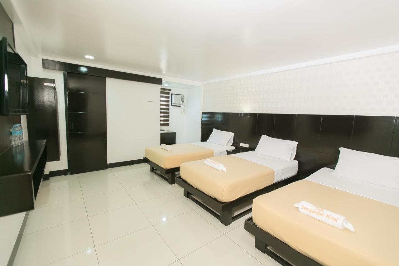 Sun Garden Hotel Tarlac Exteriör bild